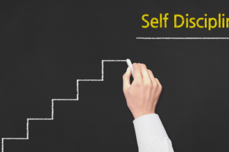 Alfredo Moreira Filho destaca como a disciplina cotidiana forma gestores resilientes e prontos para enfrentar desafios cada vez mais complexos.