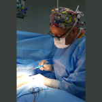 Gilberson Wanderley Silva explica como o período pós-operatório pode influenciar emoções e autoconfiança dos pacientes.