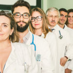 O Instituto IBDSocial ressalta que a escuta qualificada nas ouvidorias é essencial para aprimorar os serviços de saúde pública.