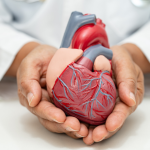 Descubra com Lawrence Aseba Tipo hábitos simples que fortalecem o coração e reduzem os riscos cardiovasculares.