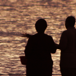 Pe. Jose Eduardo de Oliveira e Silva mostra como o batismo é o início de uma vida renovada pela fé e pela graça.