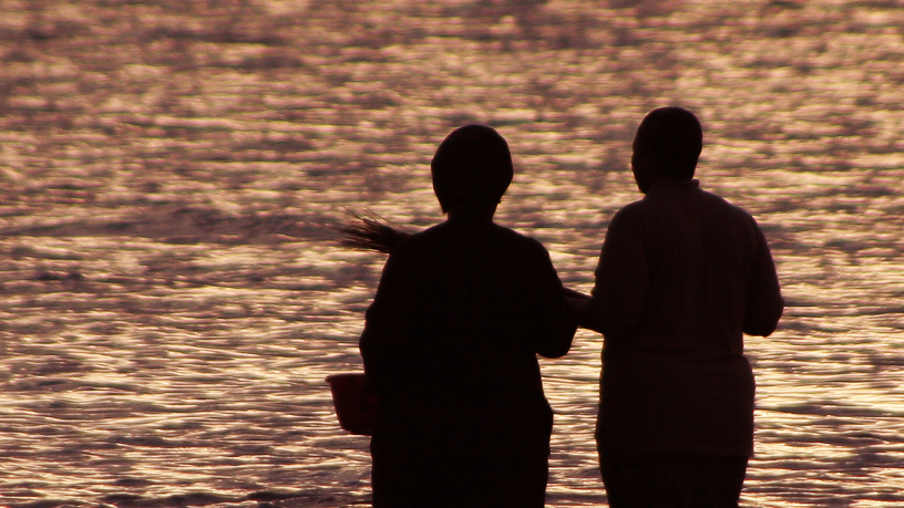 Pe. Jose Eduardo de Oliveira e Silva mostra como o batismo é o início de uma vida renovada pela fé e pela graça.